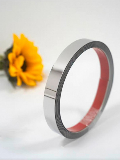 Молдинг металлический серебристый