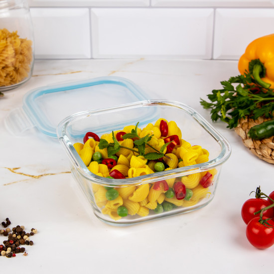 Контейнер квадратный с крышкой