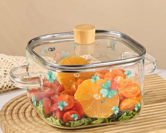 Стеклянная кастрюля с крышкой