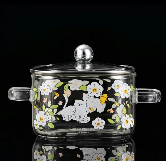 Стеклянная кастрюля с крышкой