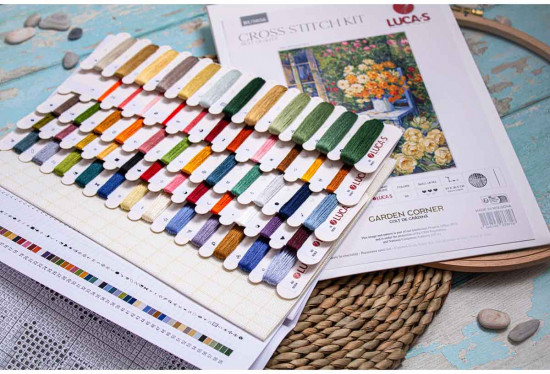 Набор для вышивания «Цветы во дворе»