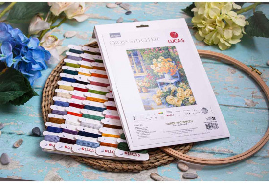 Набор для вышивания «Цветы во дворе»