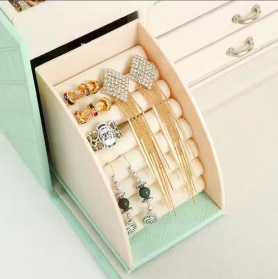 Элегантная шкатулка для украшений