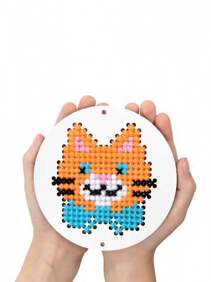 Набор для творчества. Вышивка по деревянным трафаретам «Портретная галерея»