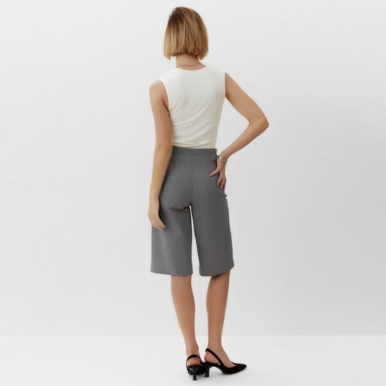 Бермуды женские