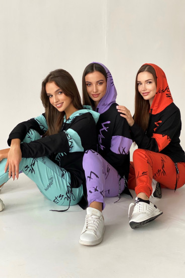 Костюм женский