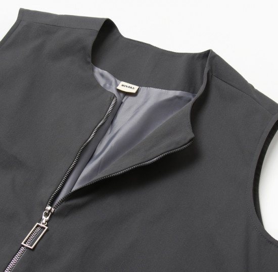 Жилет женский на молнии