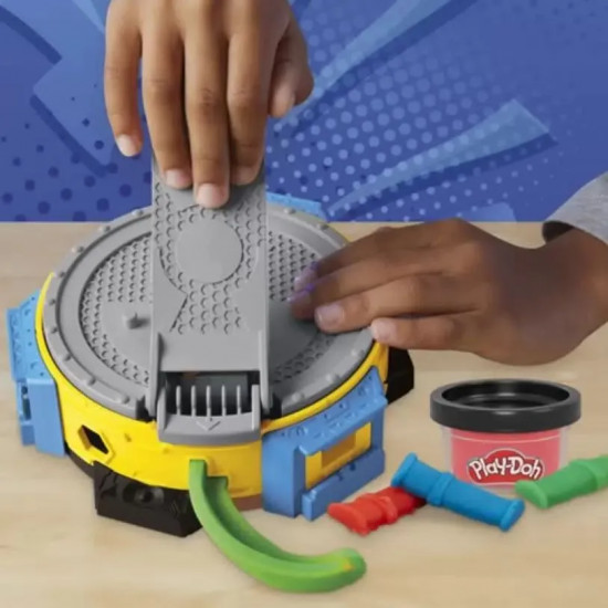 Набор игровой с тестом для лепки «Халк с аксессуарами» 