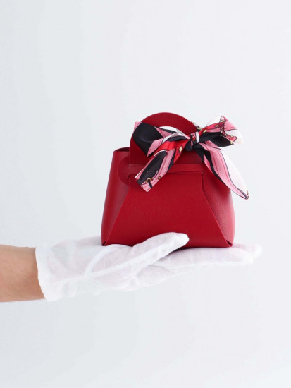 Кожаная подарочная сумочка для бижутерии и сувениров, красная с бантом (лента), 13×12×5.5 см