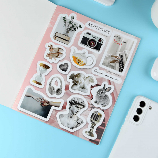 Книжка с наклейками «Эстетика»