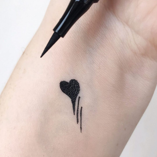 Лайнер для глаз «Glossy Liner»