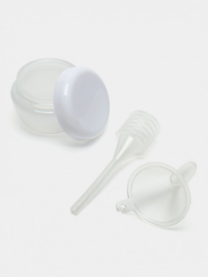 Дорожный набор флаконов в косметичке