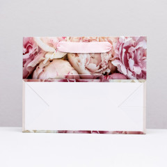 Пакет подарочный «Цветы для самой красивой» - Фото 1