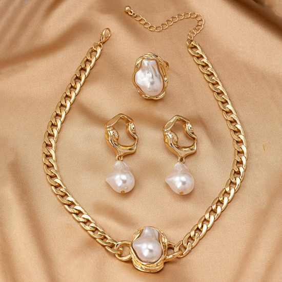 Ювелирный набор украшений с декоративной вставкой