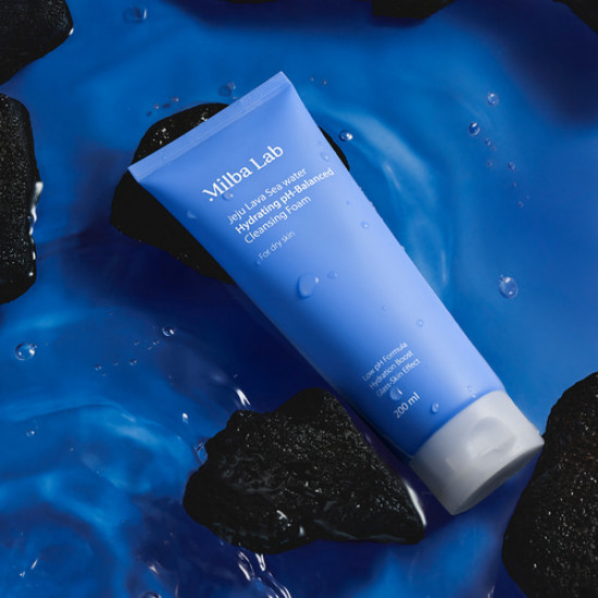Пенка для умывания лица очищающая «Jeju Lava Seawater Hydrating PH-Balanced Cleansing Foam»
