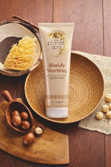 Маска для рук и ног с маслом ши «Непревзойденное питание» - Фото 1