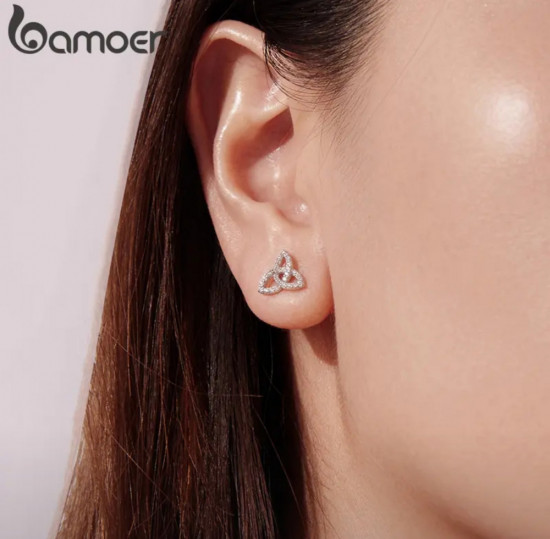 Серьги-гвоздики с фианитами