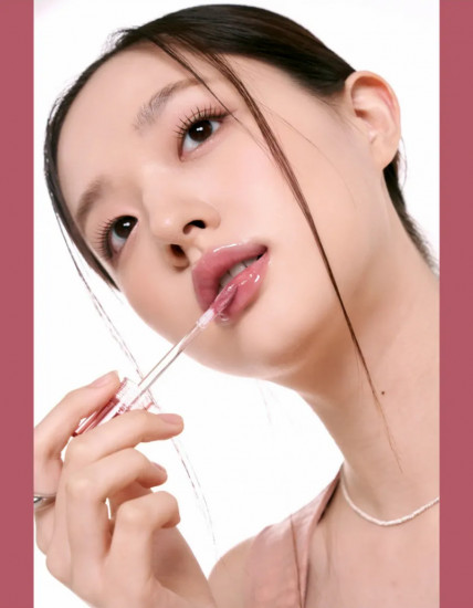 Стойкий блеск для эффекта стеклянных губ «Glasting Color Gloss», тон 04 Grapy Way