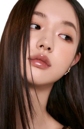 Стойкий блеск для эффекта стеклянных губ «Glasting Color Gloss», тон 05 Dim Mauve