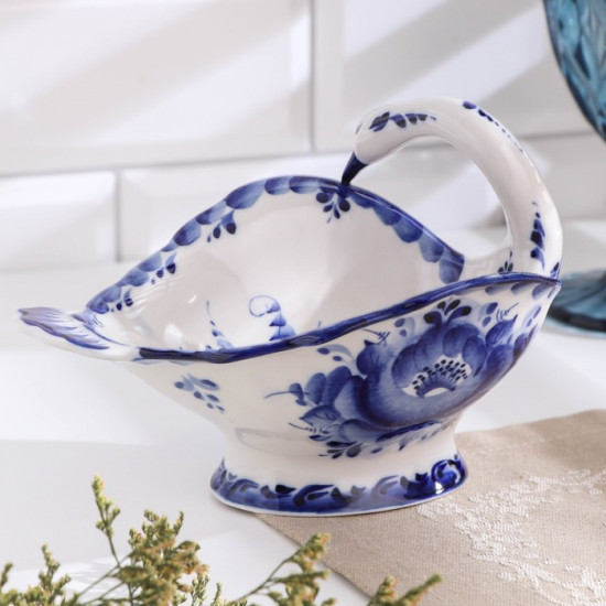 Конфетница фарфор «Лебедь»