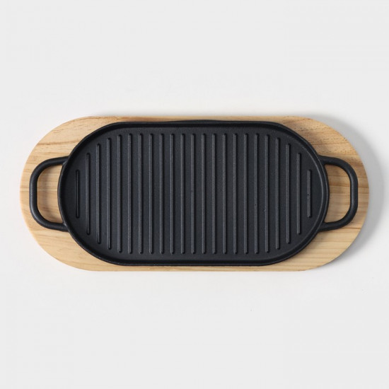 Сковорода на деревянной подставке