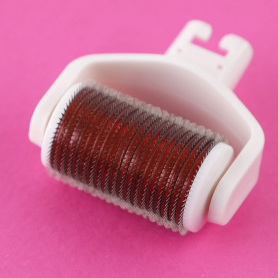 Массажер-мезороллер со сменными насадками