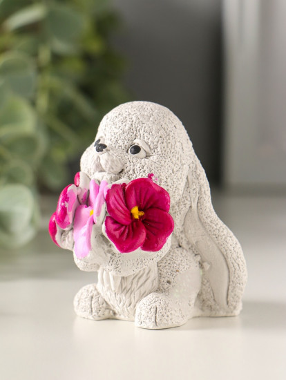 Фигурка «Кролик с анютиными глазками»