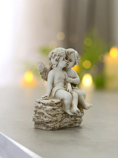 Фигурка «Ангелы на камешке»