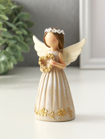 Фигурка «Девочка-ангел с венком-сердце»