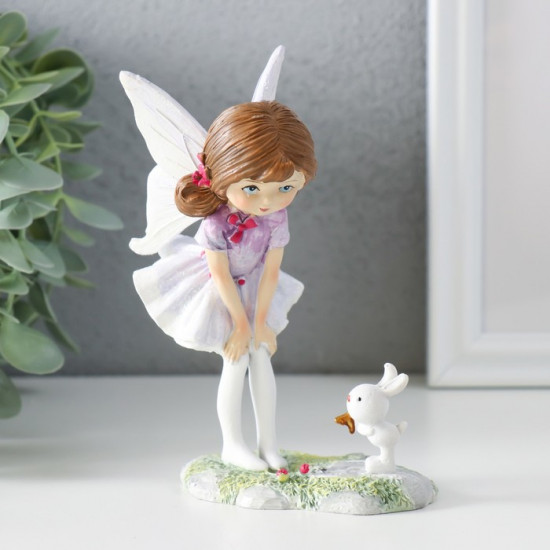 Фигурка «Девочка-бабочка с зайчиком на полянке»