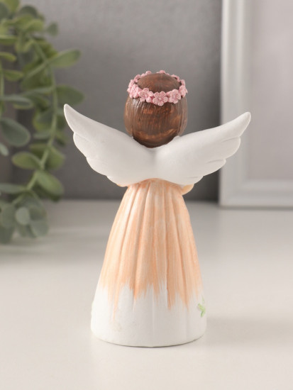 Фигурка «Девушка-ангел в персиковом платье, с венком-сердце»