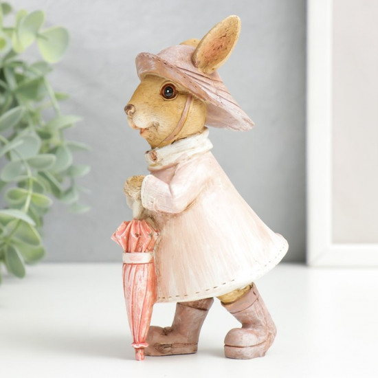 Фигурка «Зайка в шляпке и дождевике с зонтом»