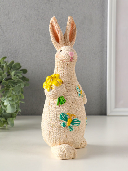 Фигурка «Зайка вязанный с букетом цветов»