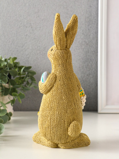 Фигурка «Зайка вязанный с пасхальными яичками»