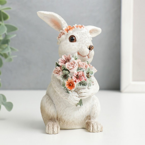 Фигурка «Зайка с охапкой цветов, в цветочном веночке»
