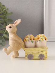 Фигурка «Зайчик везёт цветочные горшки на тележке» - Фото 3