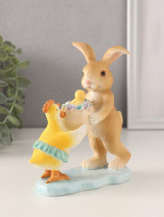 Фигурка «Зайчик и курочка с цыплёнком в скорлупе» - Фото 1