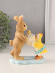 Фигурка «Зайчик и курочка с цыплёнком в скорлупе» - Фото 3
