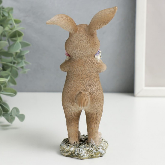 Фигурка «Зайчик с корзиной цветов»