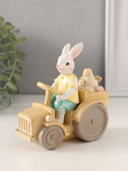 Фигурка «Заяц-тракторист с цыплёнком и яичками в кузове»