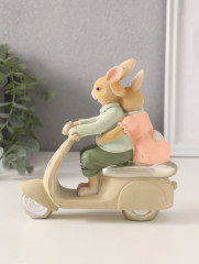 Фигурка «Кролики: катание на мопеде» - Фото 3