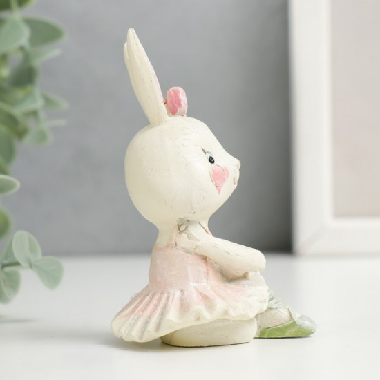 Фигурка «Маленькая зайка-балерина разминка»