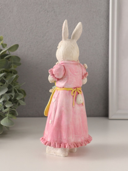 Фигурка «Мама крольчиха с дочкой в нарядных платьях»