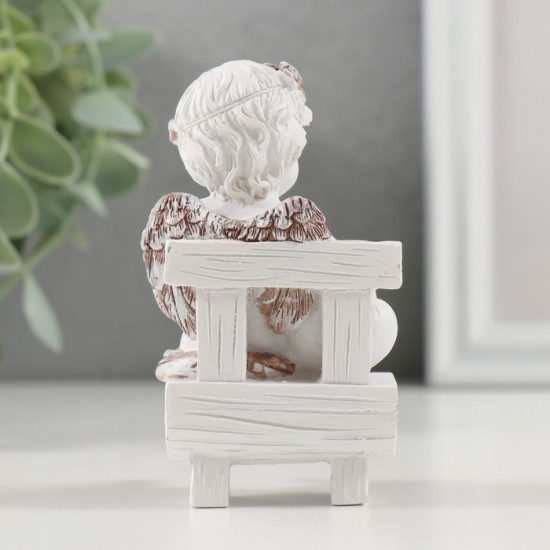 Фигурка «Милый ангелочек на скамье с сердцем»