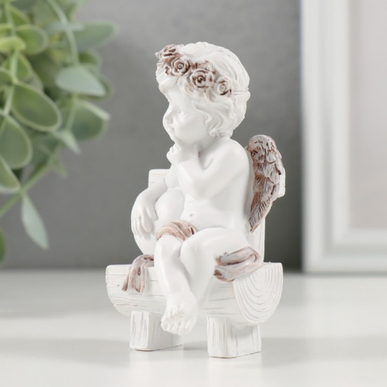 Фигурка «Милый ангелочек на скамье с сердцем»