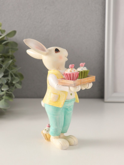 Фигурка «Нарядный кролик с кексами на подносе»