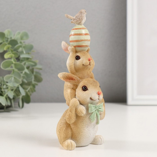 Фигурка «Пирамидка: Зайчики с пасхальным яичком и птичкой»