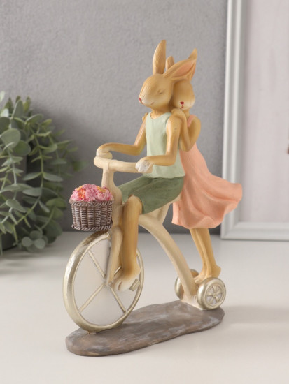 Фигурка «Романтика. Кролики: катание на велосипеде»