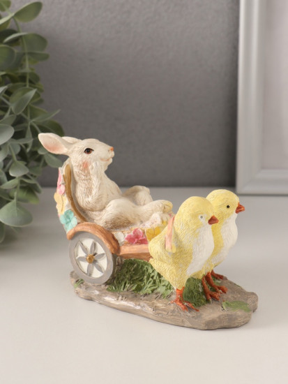 Фигурка «Цыплята везут кролика в колеснице»