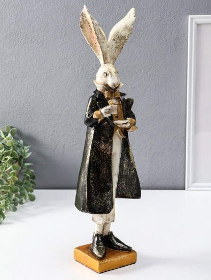 Фигура «Заяц с чашкой чая»